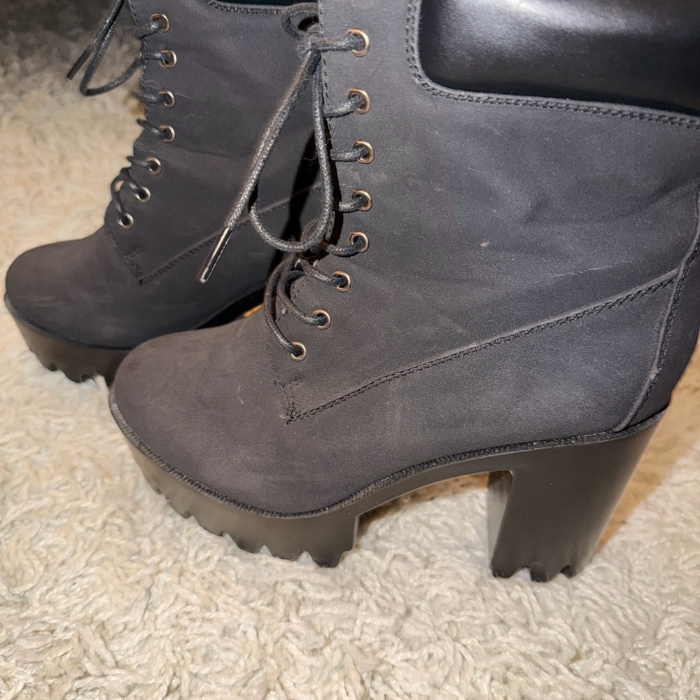 Stylish Black Lace-Up Women's Boots